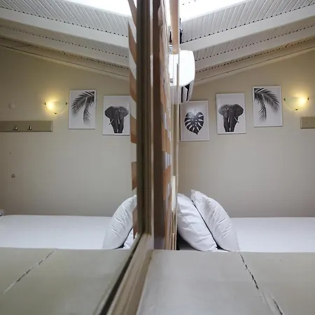 Hotel No 22 Riders'